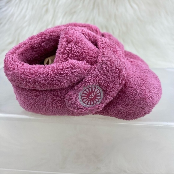 UGG BIXBEE FLUFFY BABY BOOTIES BUBBLEGUM COLOR SIZE 4/5 - Picture 2 of 7